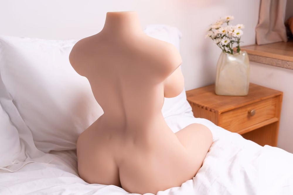 Tidy Masturbator - Image 13