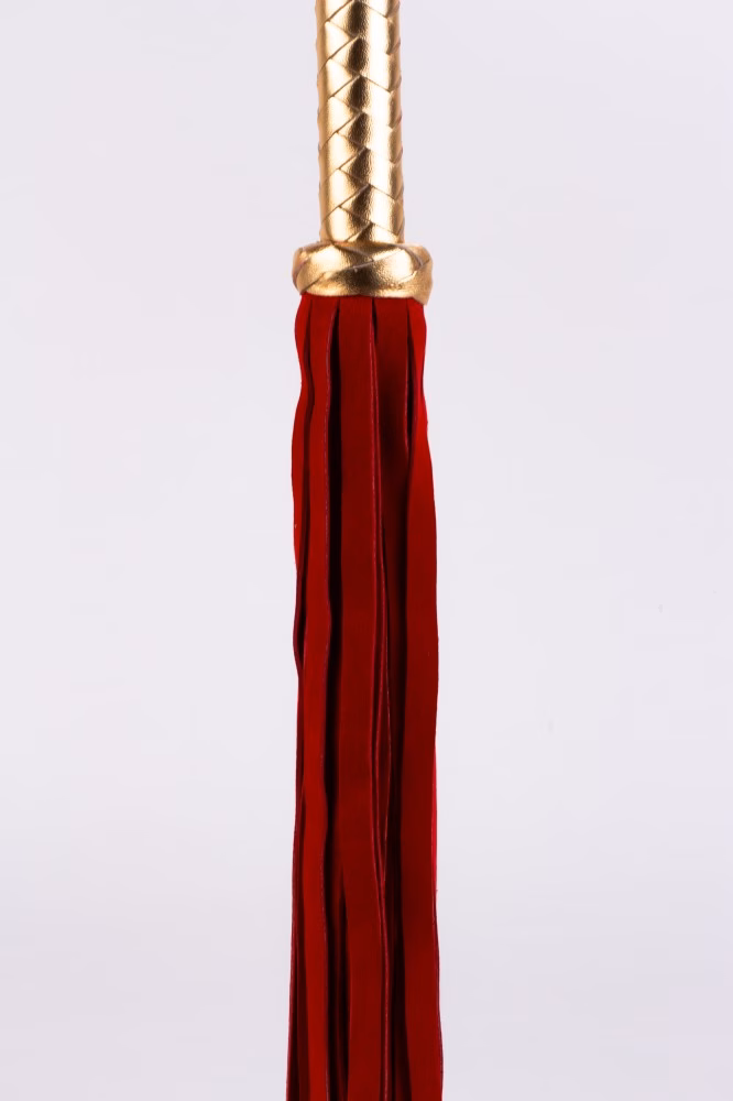 Flogger with Metallic Leather Handle and Suede Leather Tails Red 18" - 4. kép